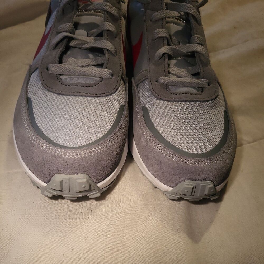 NEW Nike Waffle NAV Men's Shoes Wolf Grey University Red 11M - Picture 4 of 8